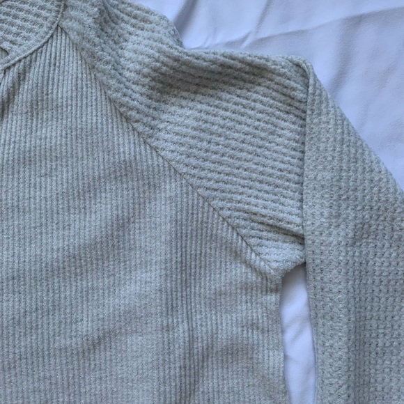American Eagle Cropped Long Sleeve Top - Picture 3 of 5